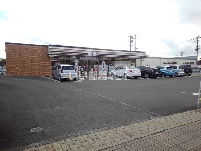 コンビニ　セブンイレブン 八女本町店（コンビニ）まで915m