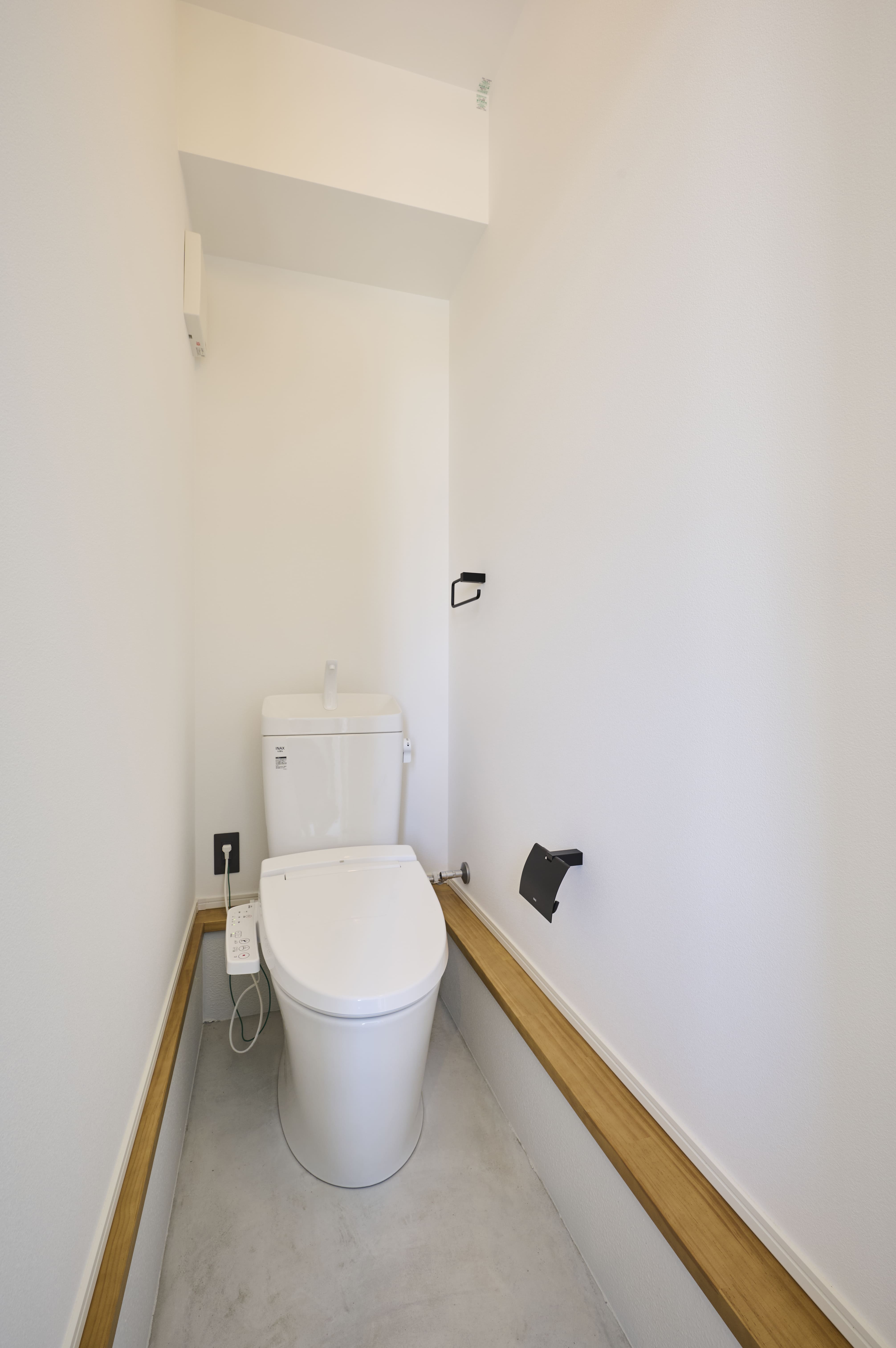 トイレ　温水洗浄便座