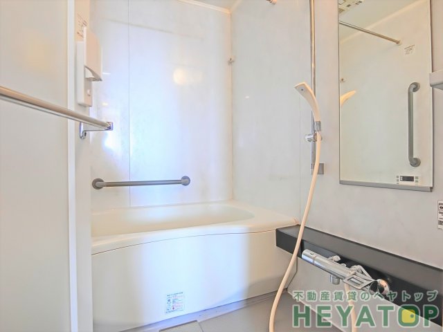 バス・シャワールーム　追焚き・浴室乾燥機付きお風呂（同仕様写真）