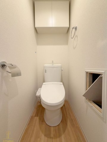 トイレ　セレニテ東梅田アリエ