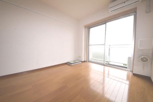 居室・リビング　★明るい居室★