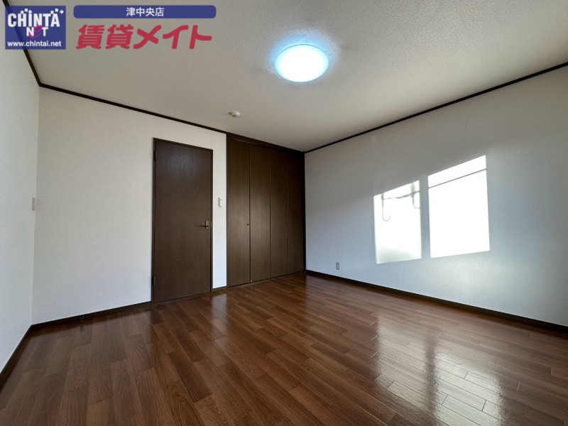 居室・リビング　同型参考写真