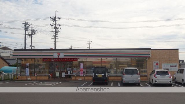 コンビニ　セブンイレブン（コンビニ）まで477m