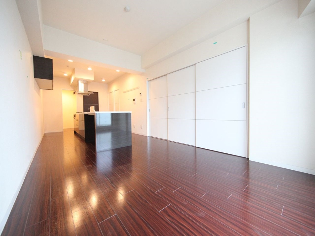 居室・リビング　リビング17.8帖　洋室6.3帖　繋げても使用できます