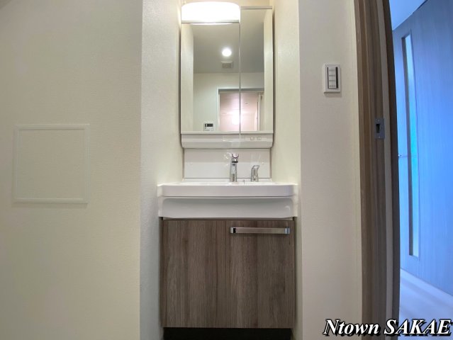 洗面設備　独立洗面台です