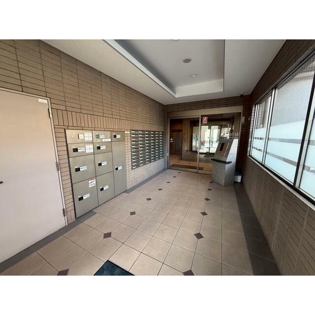 ロビー　退去前ですが大変人気の物件です。写真等でお早めにご検討くださ