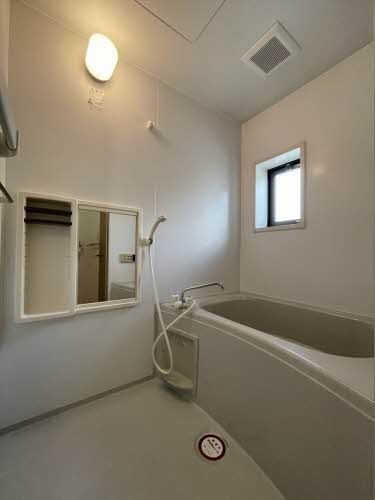 バス・シャワールーム　バスルーム