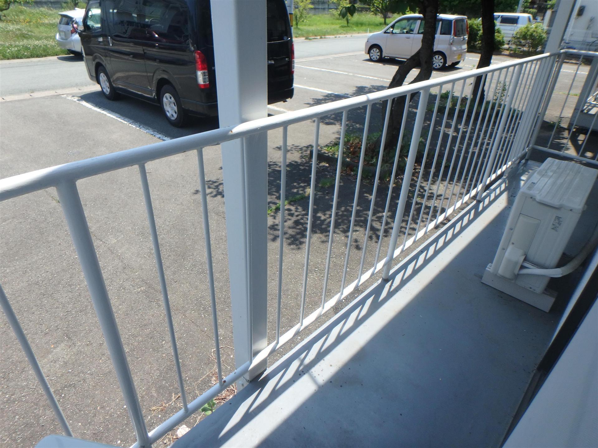 バルコニー　天気の良い日には洗濯物を干せます！