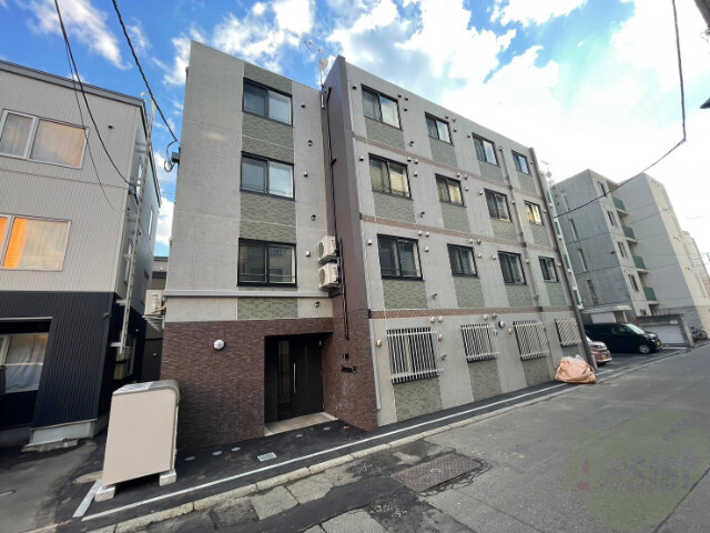建物外観　札幌市北区北３２条西「ｓｔｉｎｇｒａｙ３２」