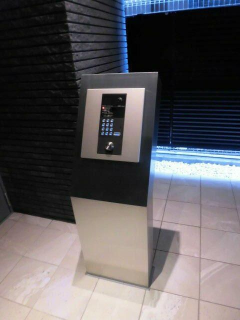 エントランス　ゆとりのあるエントランスです