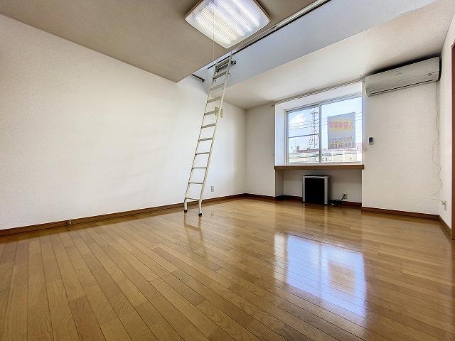 居室・リビング　リビング１