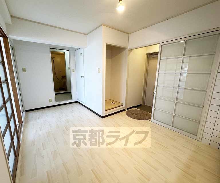 居室・リビング　京都ファミリーに近く、周辺施設充実しています！