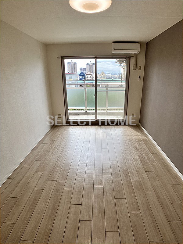 その他部屋・スペース　広くて明るい寝室