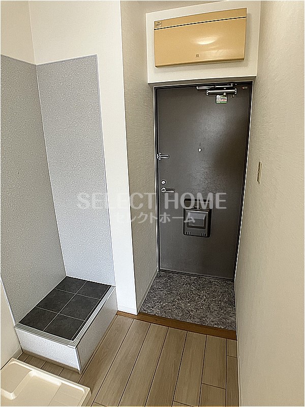 玄関　収納もある玄関です