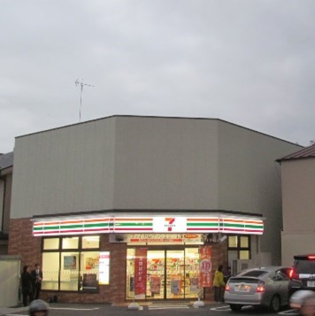 コンビニ　セブンイレブン板橋東山町店（コンビニ）まで699m