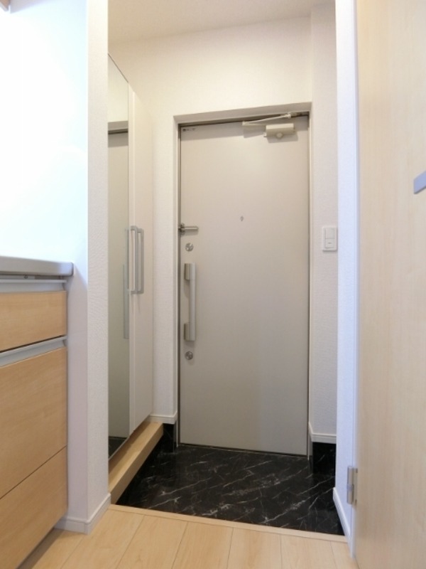 玄関　図面と現状に相違がある場合には現状を優先