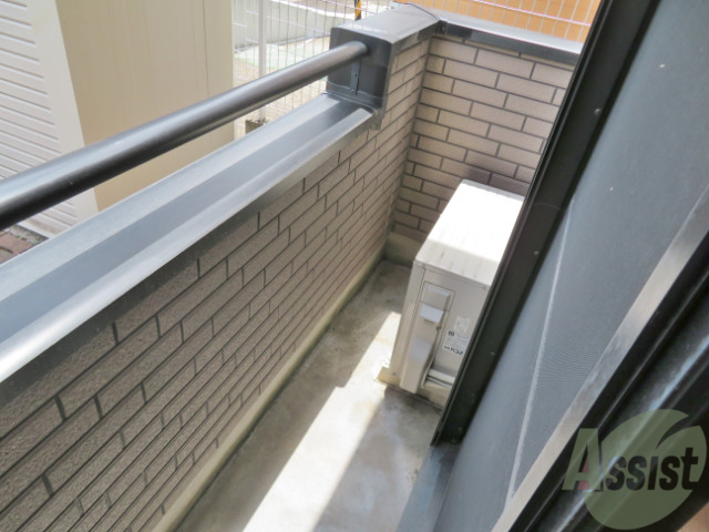 バルコニー　バルコニーは広さがあるので洗濯物も干しやすい。