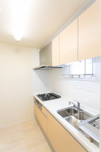 その他部屋・スペース　ガスコンロ３口ついたシステムカウンターキッチンです。