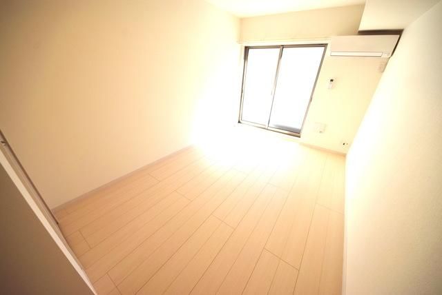 居室・リビング　★洋室6.9帖★