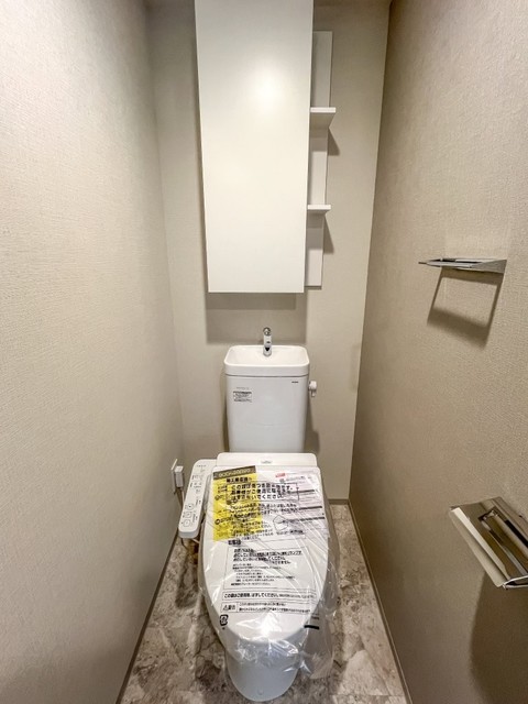 トイレ　※写真は同タイプ住戸です。