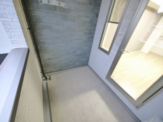 バルコニー　バルコニーからの眺めを楽しみながら食事をしませんか