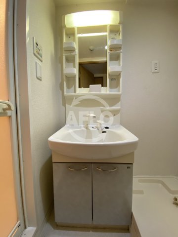 洗面設備　エイペックス梅田東　独立洗面化粧台