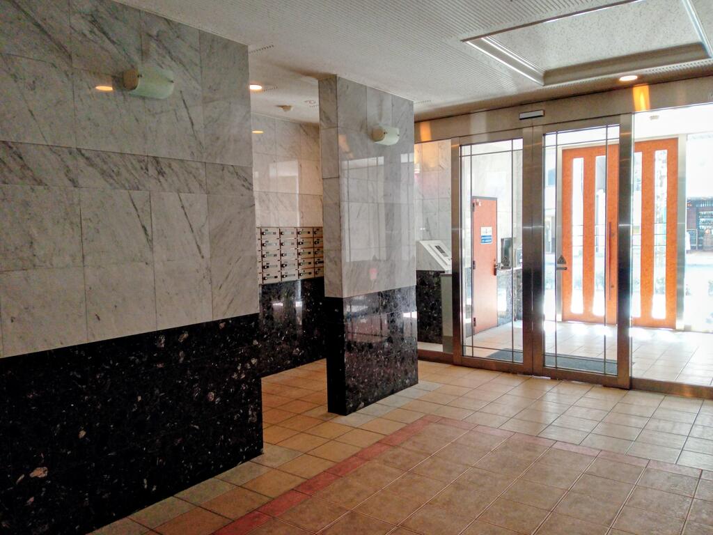 エントランス　エントランス内部