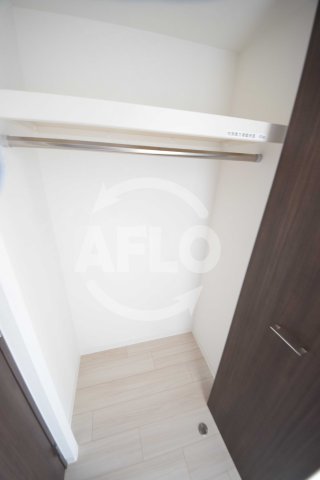 収納　エグゼ難波南VI　クローゼット