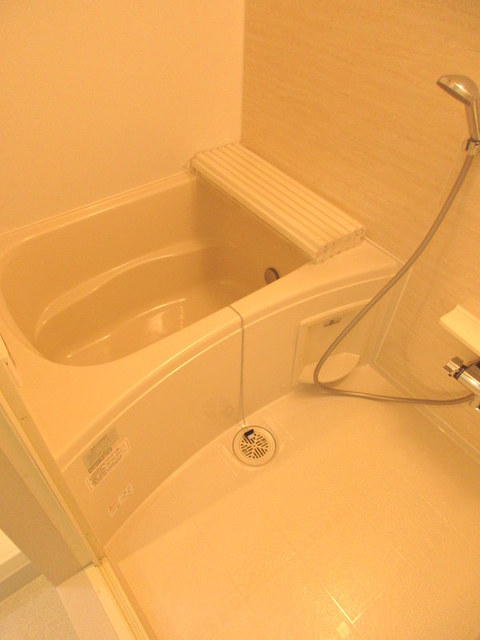 バス・シャワールーム　★追焚・暖房乾燥機付きバス★お風呂のフタはございません★