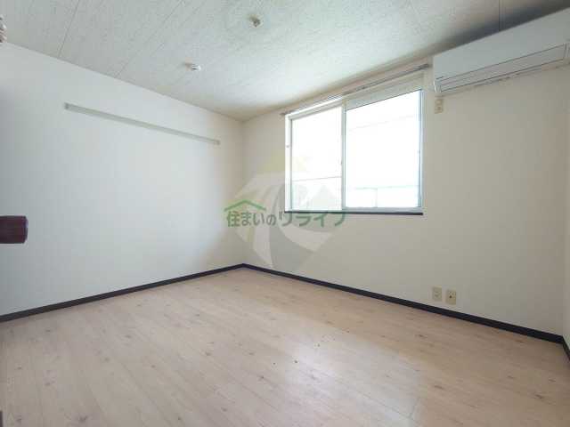 居室・リビング　別部屋参考写真です。