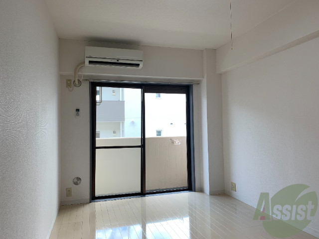 その他部屋・スペース　白さが清潔感を出してくれます。お部屋も明るいですね。