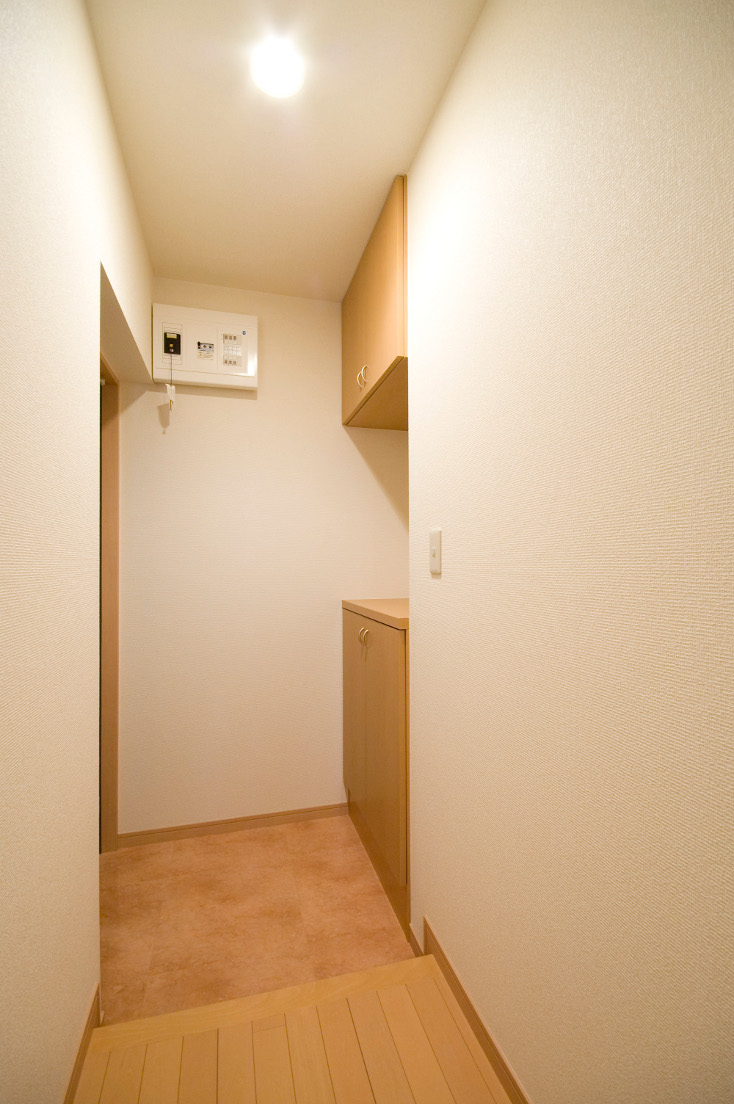 玄関　大容量下駄箱あり