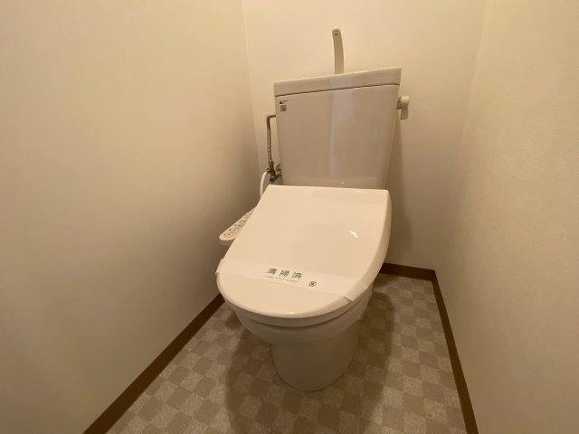 トイレ　ウォシュレット付きのトイレです♪