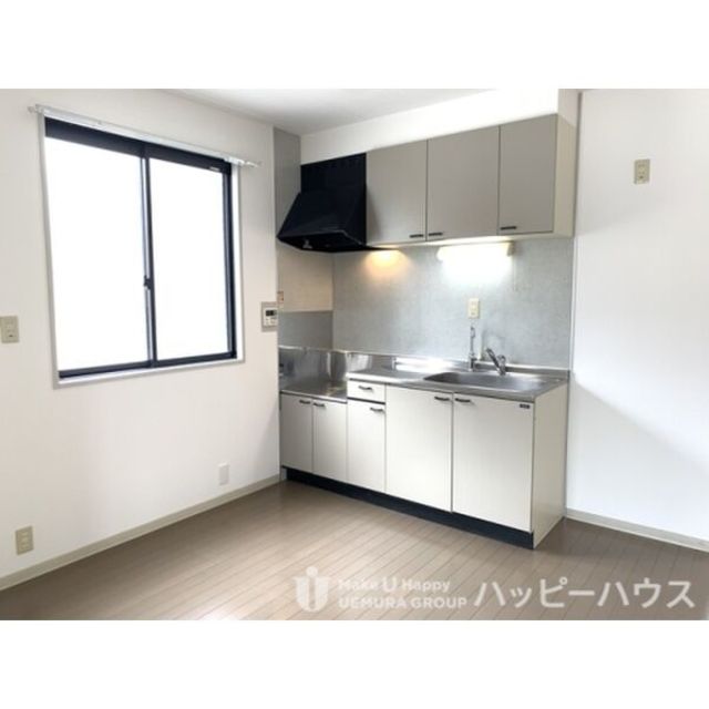 その他　【居間・リビング】別系統のお部屋になります。現状を優先します