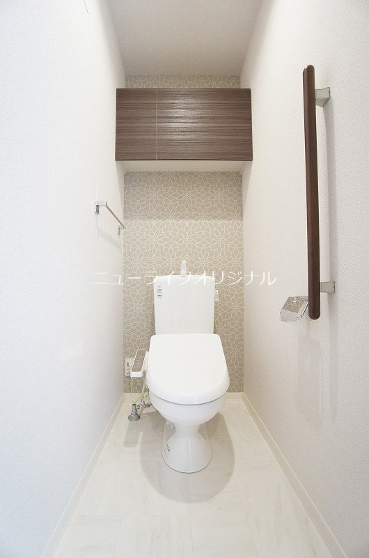 トイレ　あると嬉しい温水洗浄便座付き♪