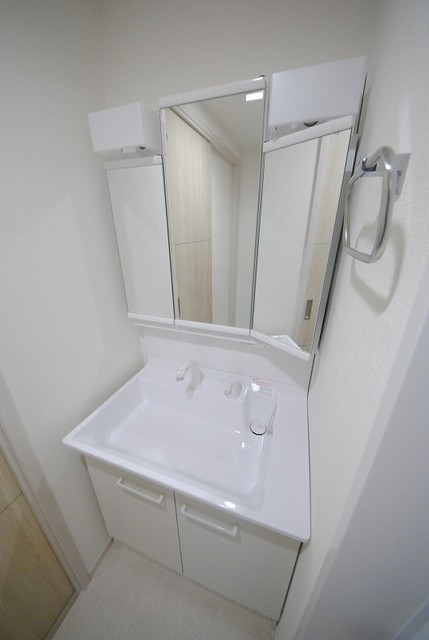 洗面設備　写真は１０２号室