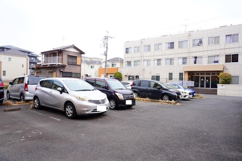 駐車場　敷地内駐車場（空き要確認）