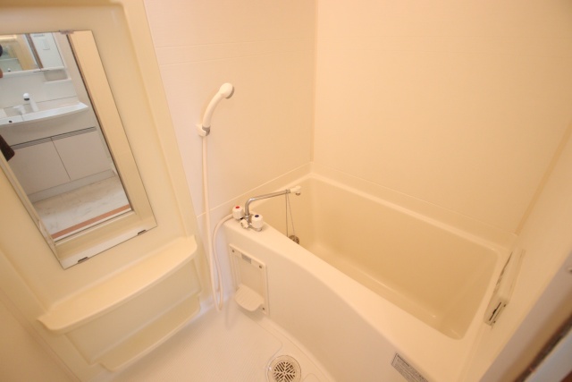 バス・シャワールーム　※別室の参考写真の為、現況優先です。