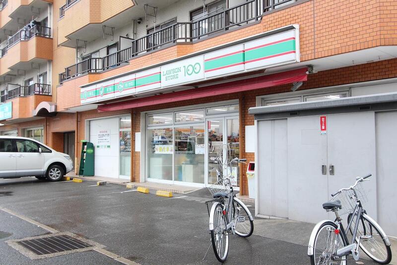 コンビニ　ローソンストア100港区入場店（コンビニ）まで502m