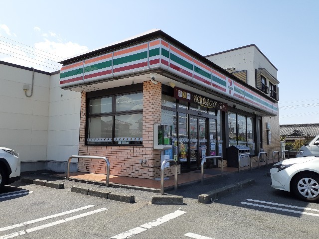 コンビニ　セブンイレブン宮本町店（コンビニ）まで500m