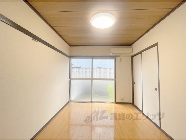 居室・リビング　洋室