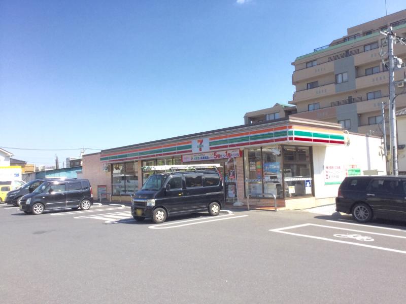 コンビニ　セブンイレブン 草加吉町1丁目店（コンビニ）まで125m