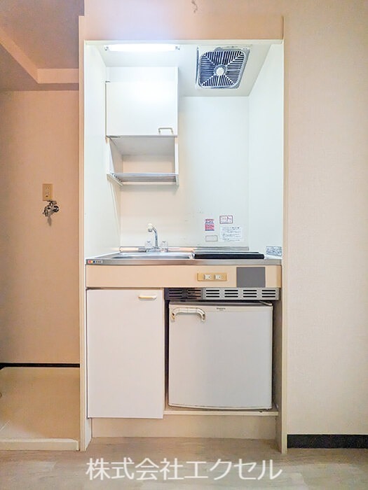 キッチン　コンロ付きのキッチンです。