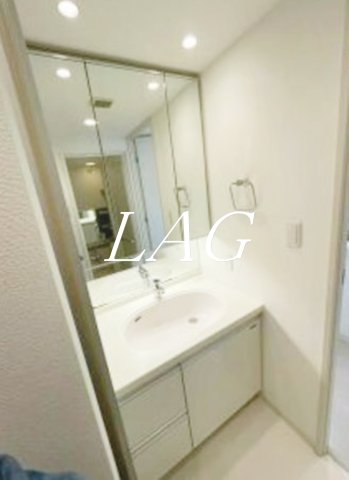 洗面設備　独立洗面台です。