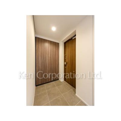 玄関　同タイプ2階のお部屋を撮影。仕様が異なることがあります。