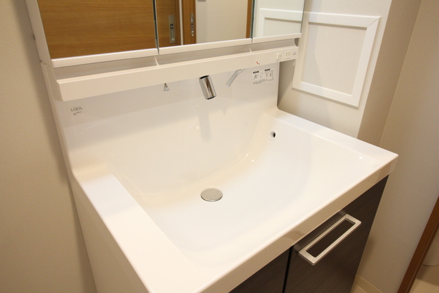 洗面設備　シャワー付洗面台