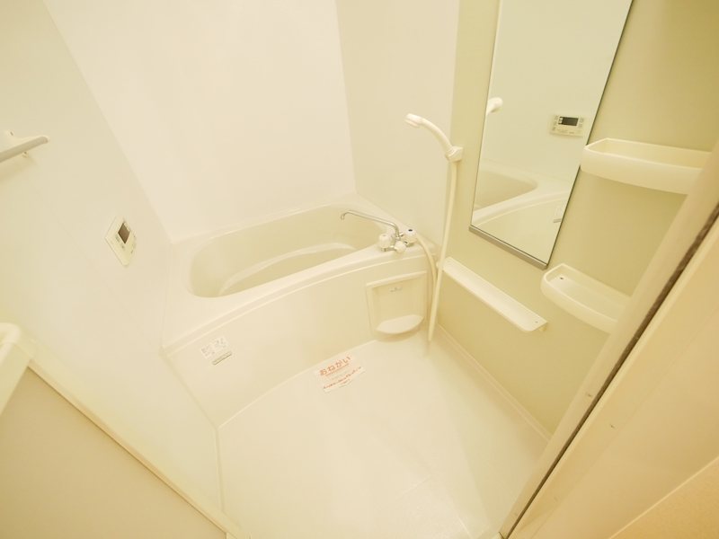 バス・シャワールーム　シャワー・追い焚き給湯