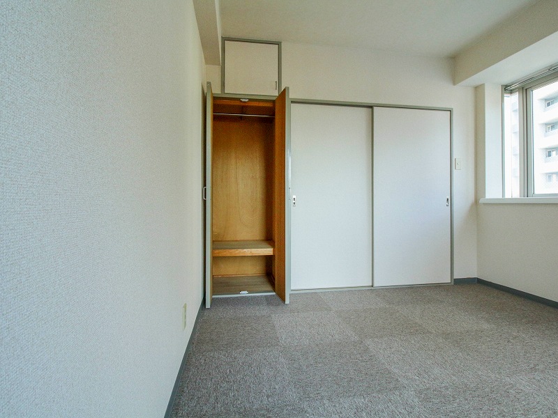 収納　5.8帖洋室の収納スペース