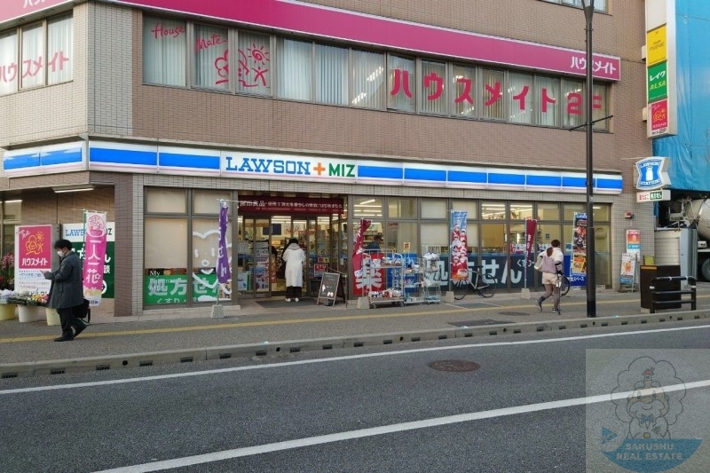 コンビニ　ローソンミズ西鉄香椎駅前店（コンビニ）まで400m