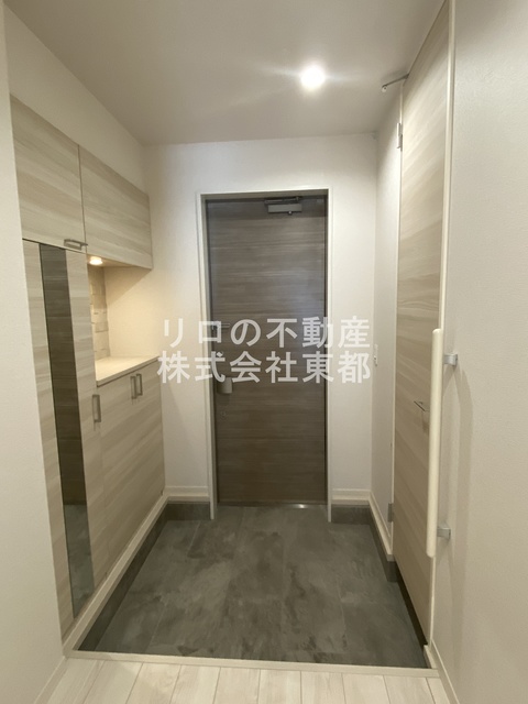 玄関　玄関スペース広めなのでゆったりとお出掛け準備できます♪